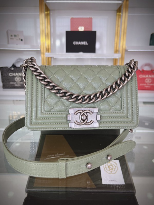 Chanel BOY Handbag 20cm - BOY141