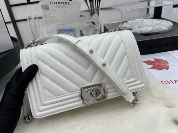 Chanel BOY Handbag 25cm - BOY194