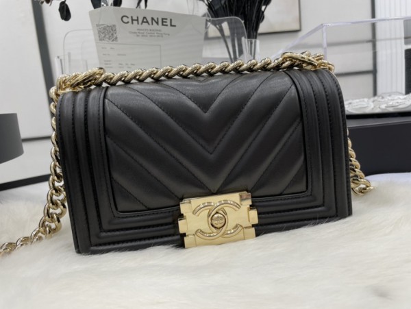 Chanel BOY Handbag 20cm - BOY201