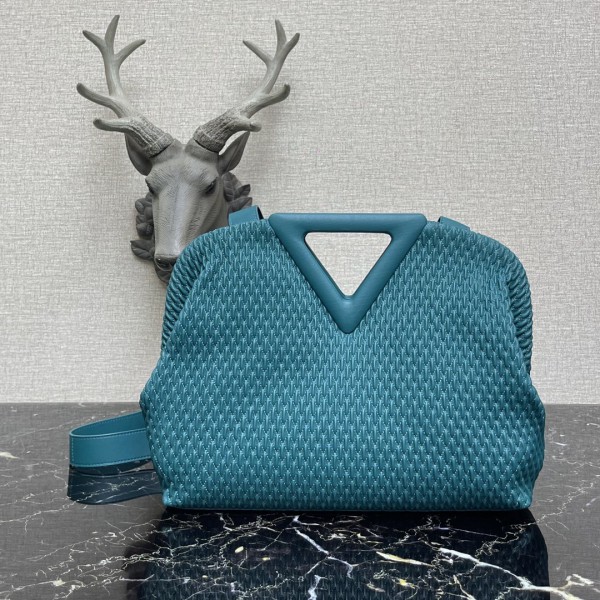 Bottega Veneta Point Bag BV072