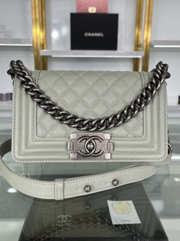 Chanel BOY Handbag 20cm - BOY139