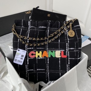 Chanel 22 Large Handbag - 22BAG007