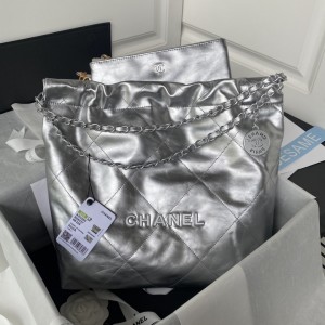 Chanel 22 Small Handbag - 22BAG014
