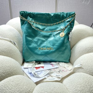 Chanel 22 Large Handbag - 22BAG067
