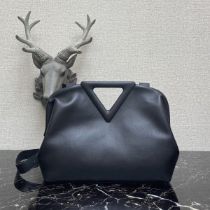 Bottega Veneta Point Bag BV070