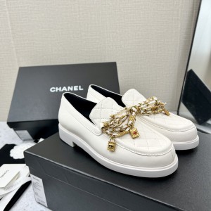 Chanel Pearl Buckle Pendant Chain Loafer White CHN-117