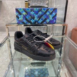 LV Trainer Sneaker LVS-032