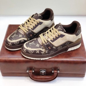 LV Trainer Sneaker LVS-046