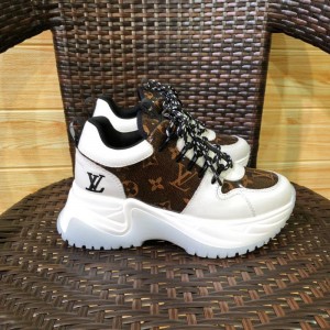 Louis Vuitton Sneakers (LV-SH-A048)